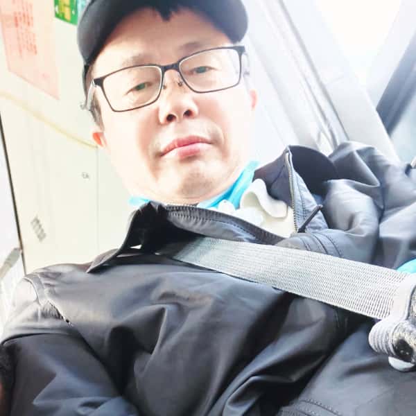 上海56岁单身帅哥真诚找对象-遂川征婚相亲网
